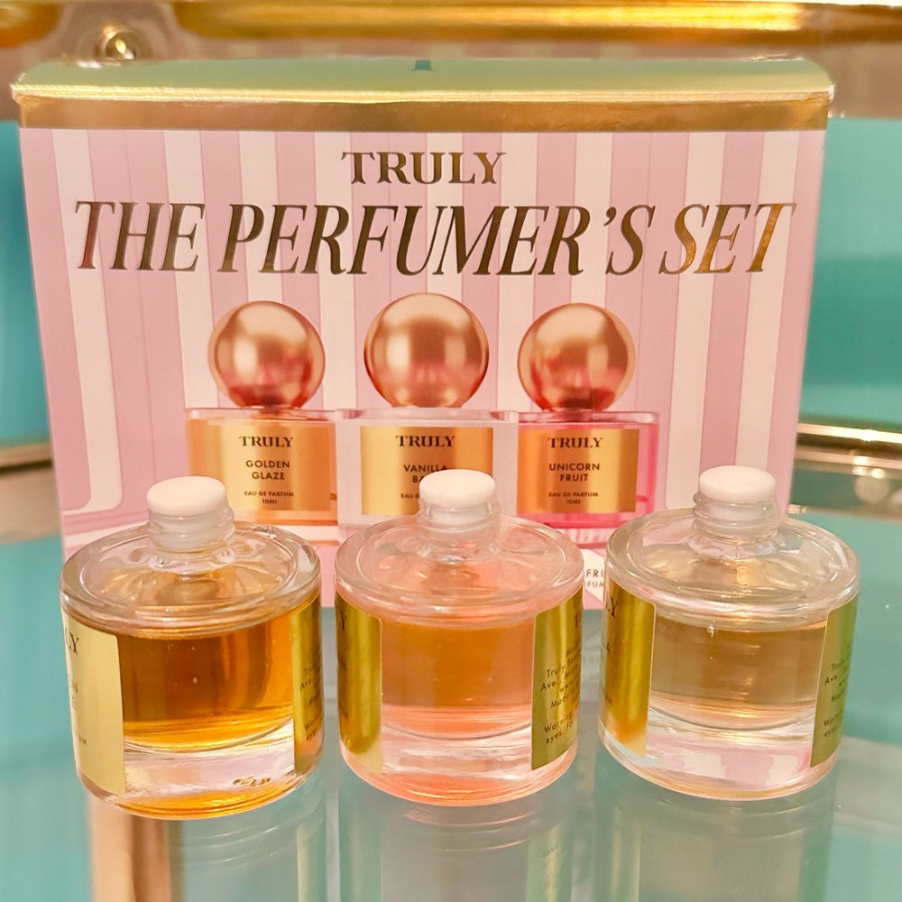 Truly The Perfumer’s Set Mini Fragrance Set - Picture 4 of 7